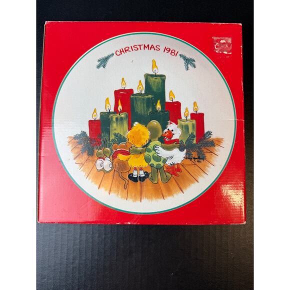 Vintage Suzy’s Zoo Christmas 1981 Collectable Plate - Picture 2 of 5